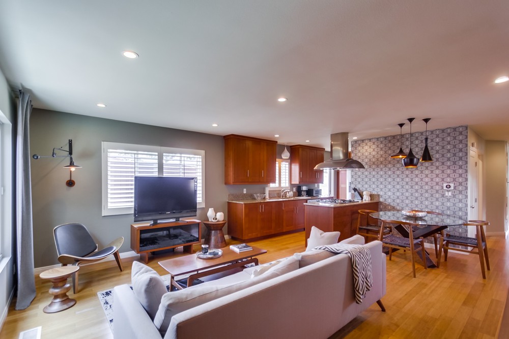 Virtual tour photo 9 of 52 for 2932 Vancouver Ave