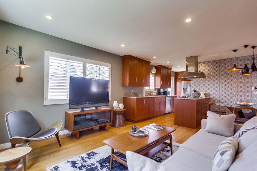Virtual tour photo 10 of 52 for 2932 Vancouver Ave