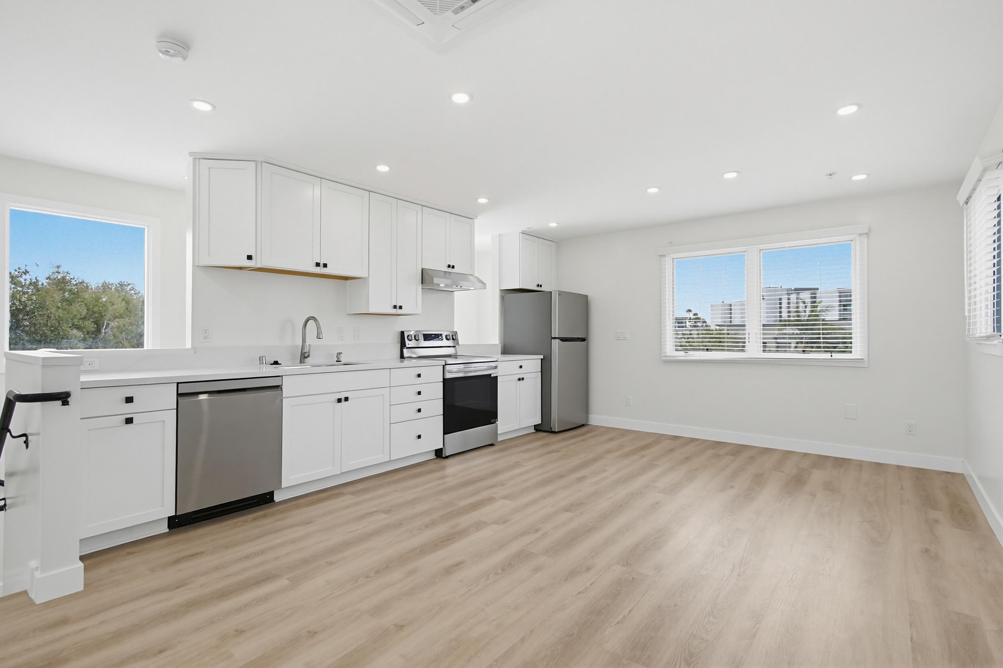 Virtual tour photo 8 of 49 for 2934 Ingelow St
