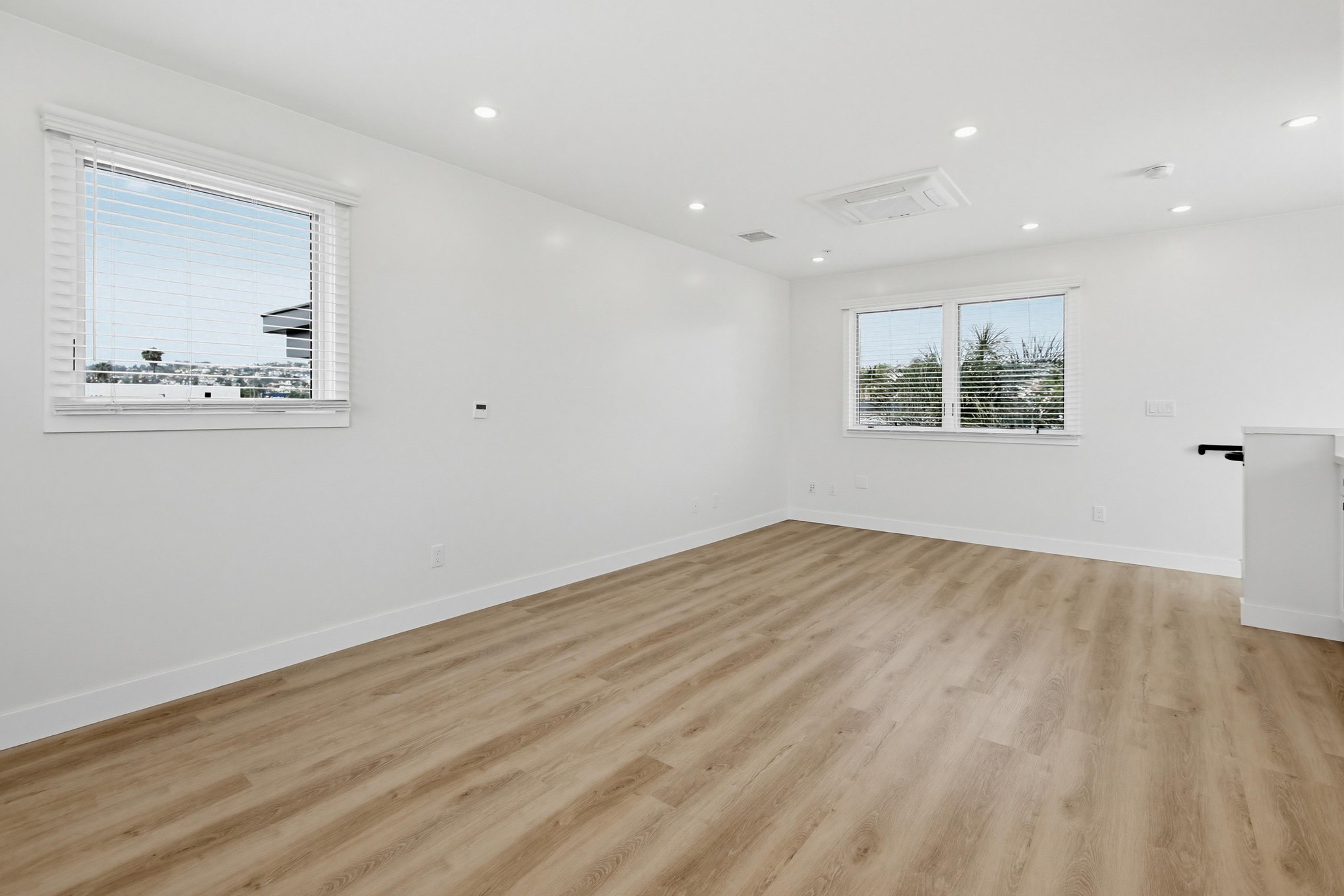 Virtual tour photo 10 of 49 for 2934 Ingelow St