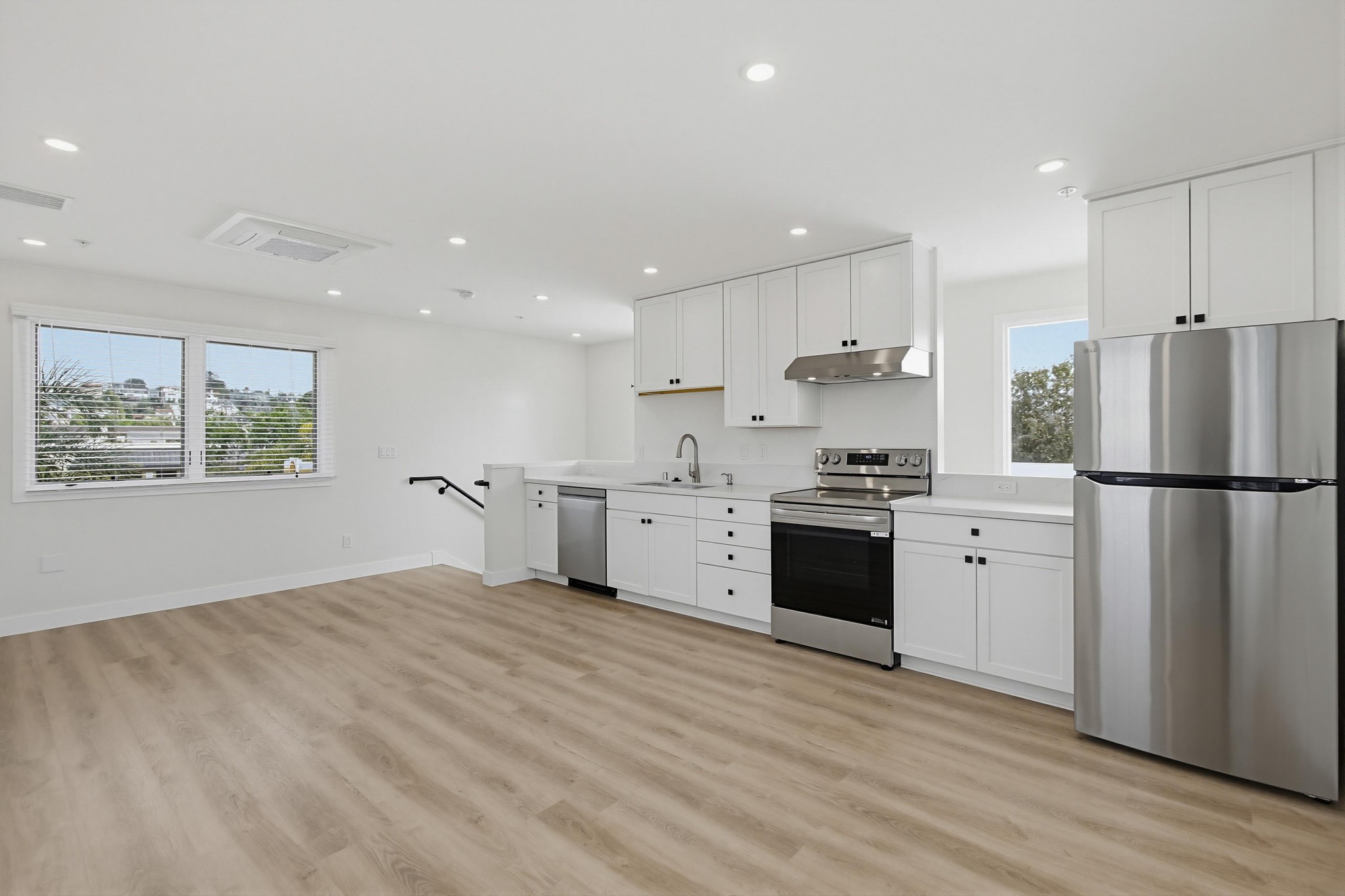 Virtual tour photo 11 of 49 for 2934 Ingelow St