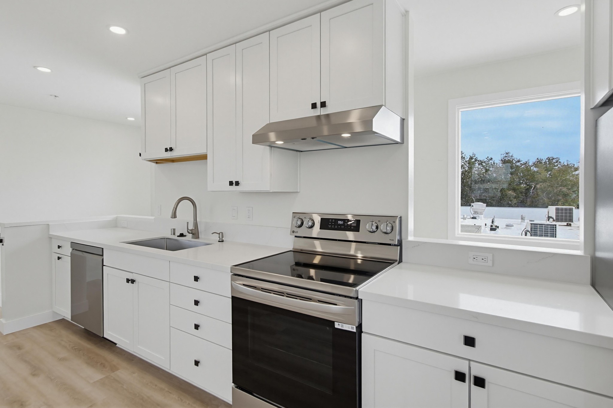 Virtual tour photo 12 of 49 for 2934 Ingelow St