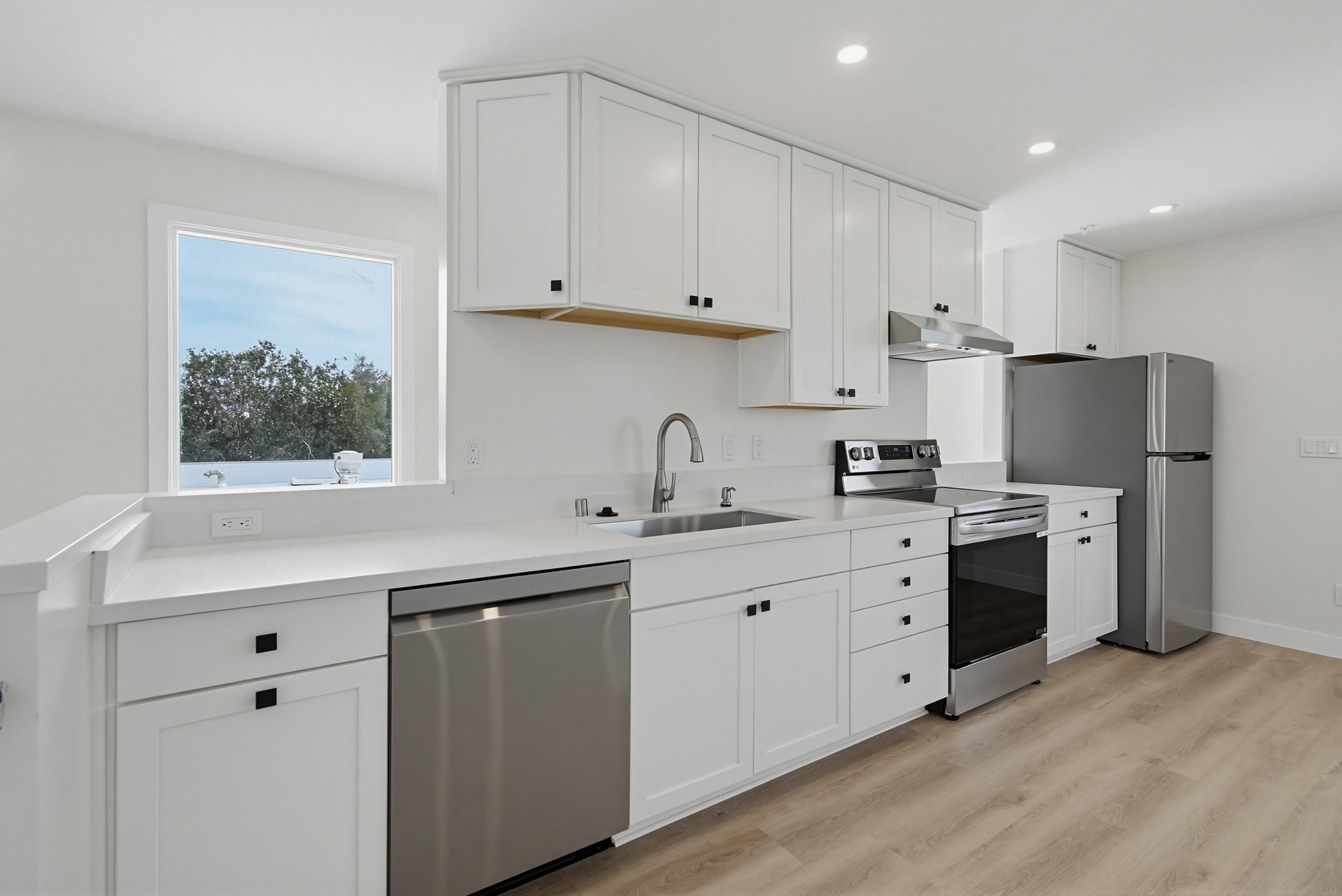 Virtual tour photo 14 of 49 for 2934 Ingelow St