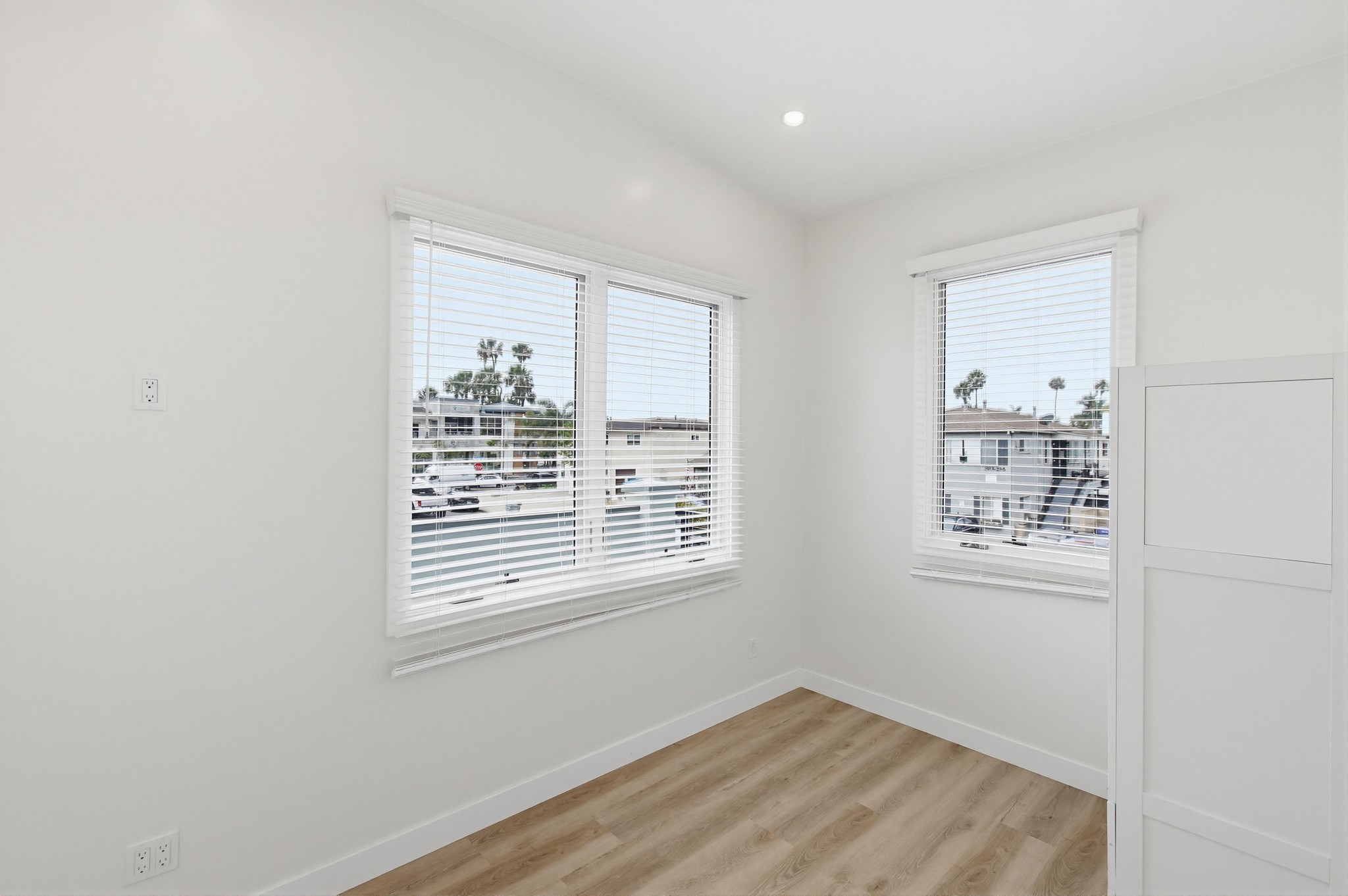 Virtual tour photo 18 of 49 for 2934 Ingelow St