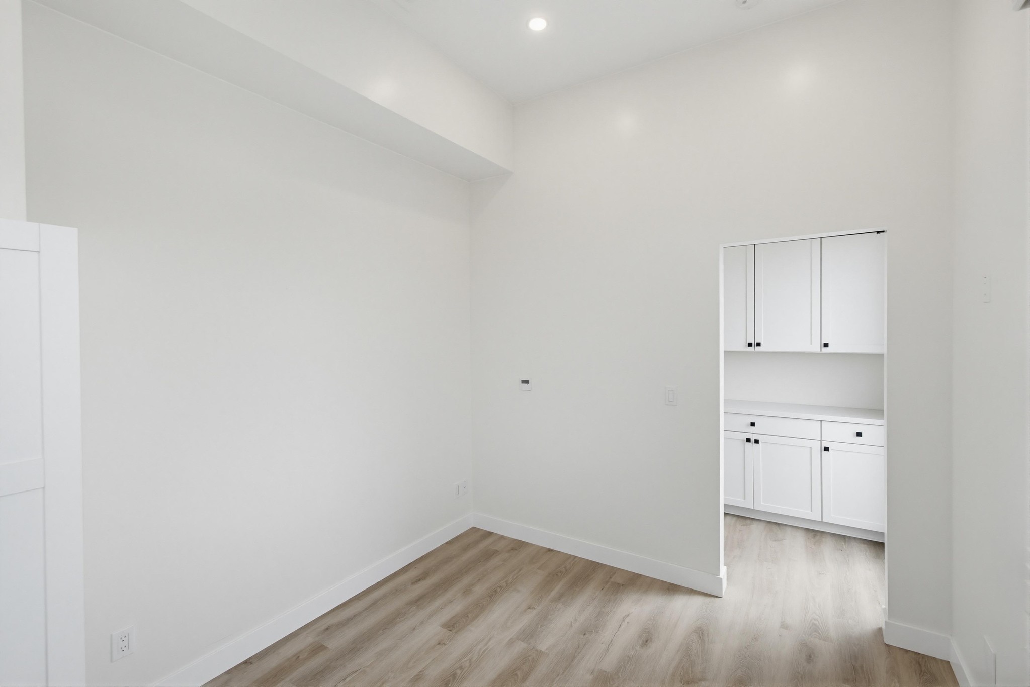 Virtual tour photo 19 of 49 for 2934 Ingelow St
