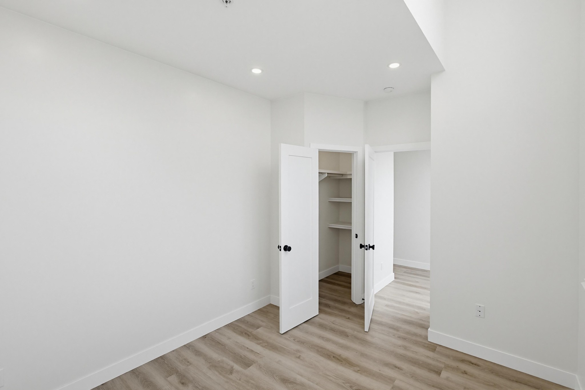 Virtual tour photo 24 of 49 for 2934 Ingelow St