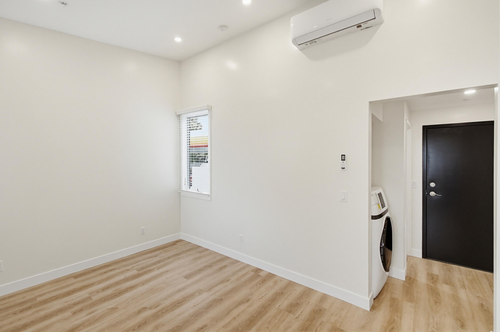 Virtual tour photo 35 of 49 for 2934 Ingelow St