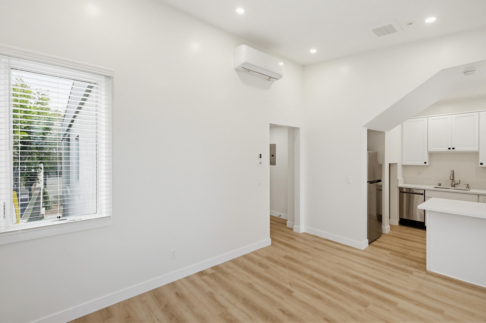 Virtual tour photo 37 of 49 for 2934 Ingelow St