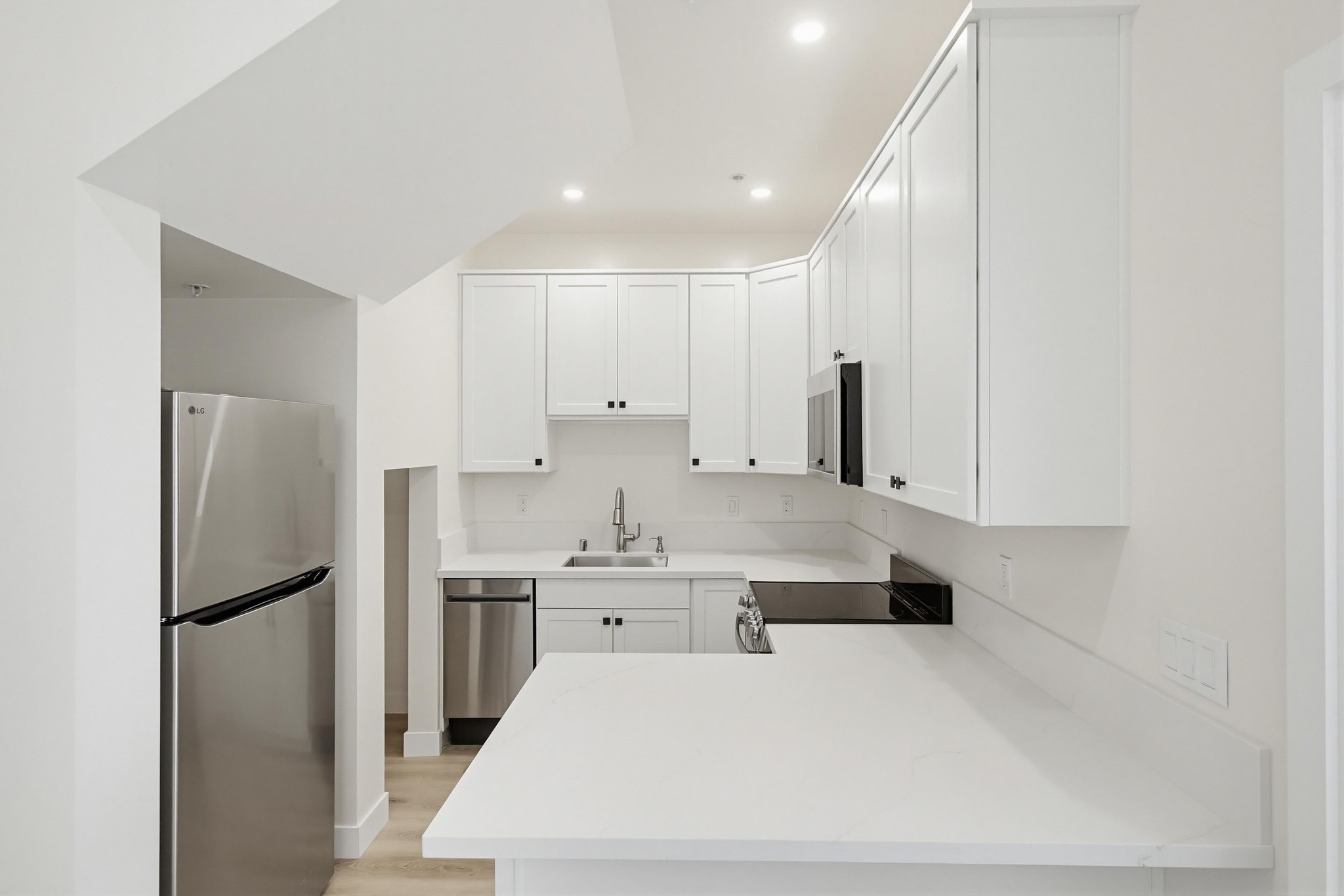 Virtual tour photo 38 of 49 for 2934 Ingelow St