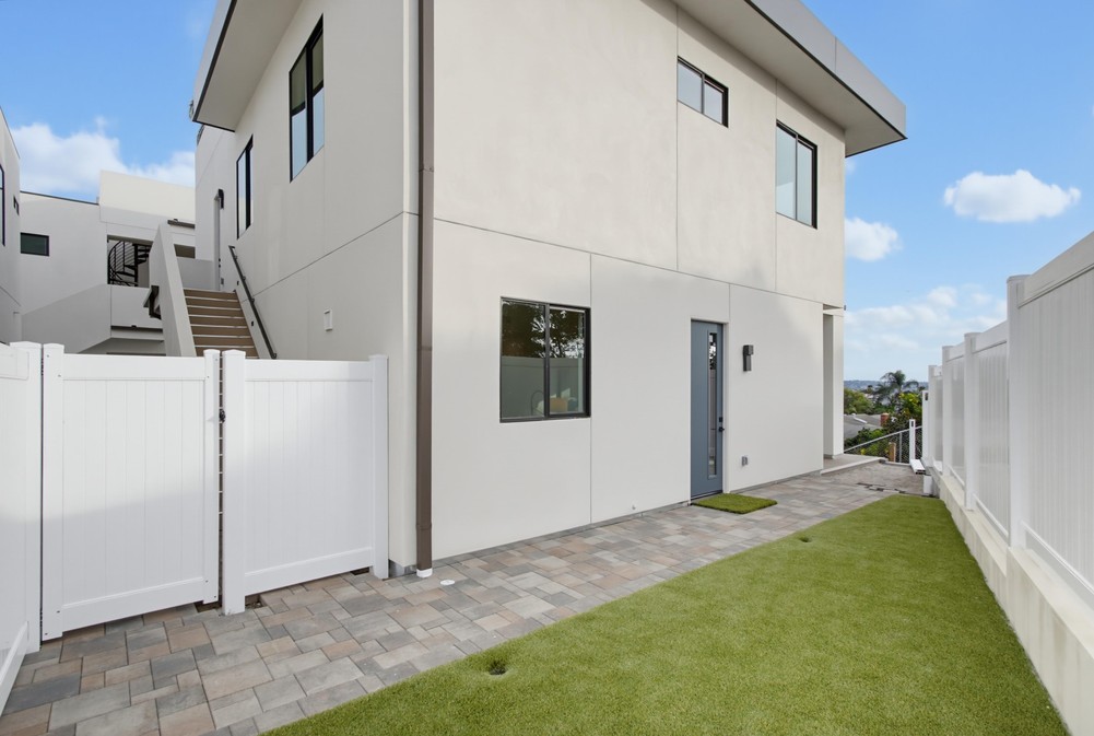 Virtual tour photo 1 of 170 for 2936 Fairfield St