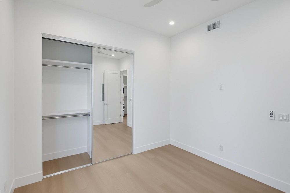 Virtual tour photo 60 of 170 for 2936 Fairfield St
