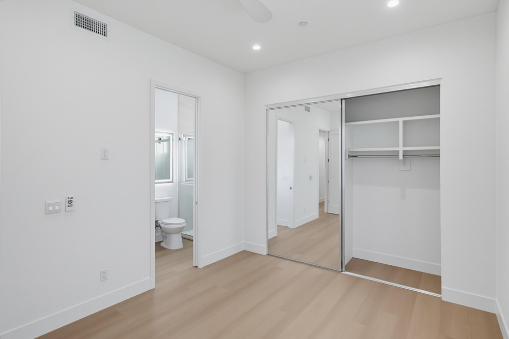 Virtual tour photo 63 of 170 for 2936 Fairfield St