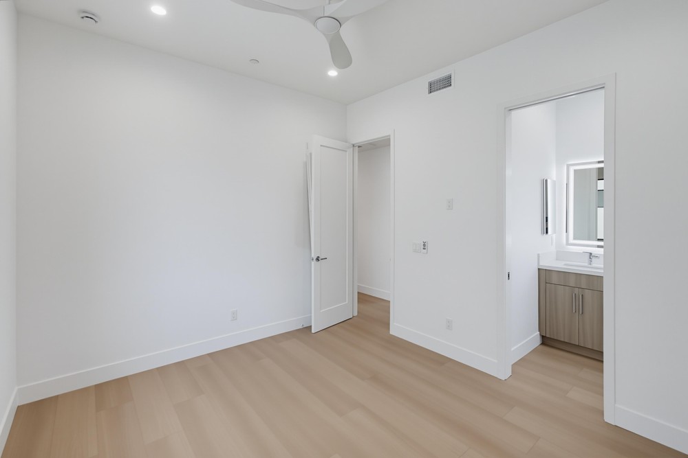 Virtual tour photo 64 of 170 for 2936 Fairfield St