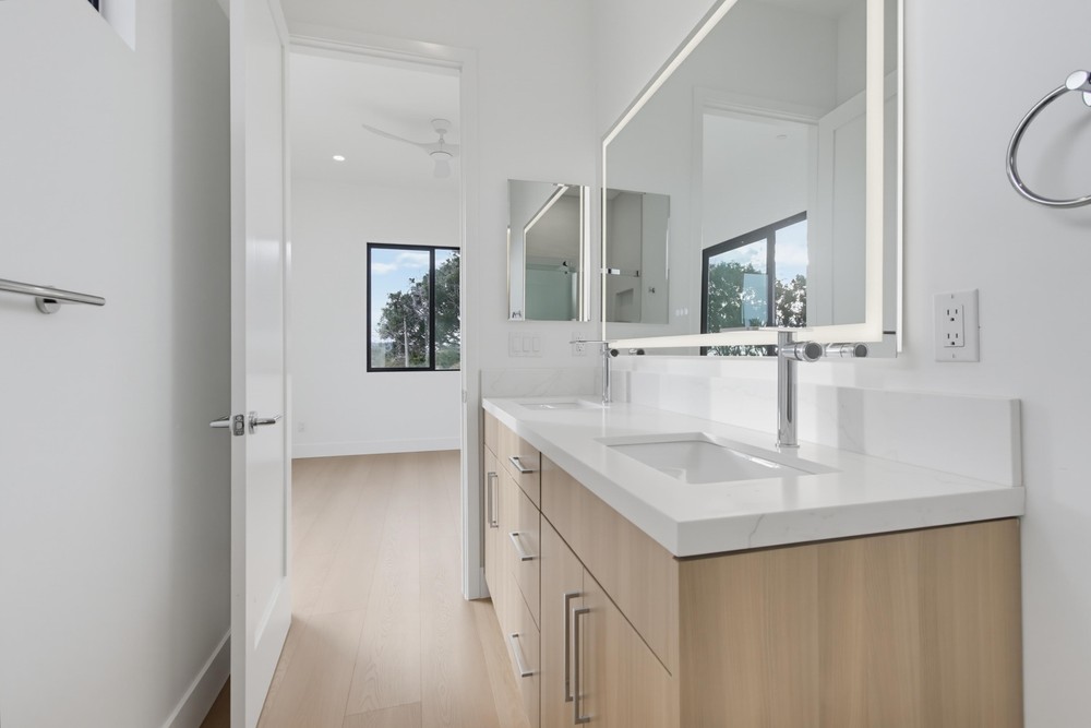 Virtual tour photo 75 of 170 for 2936 Fairfield St