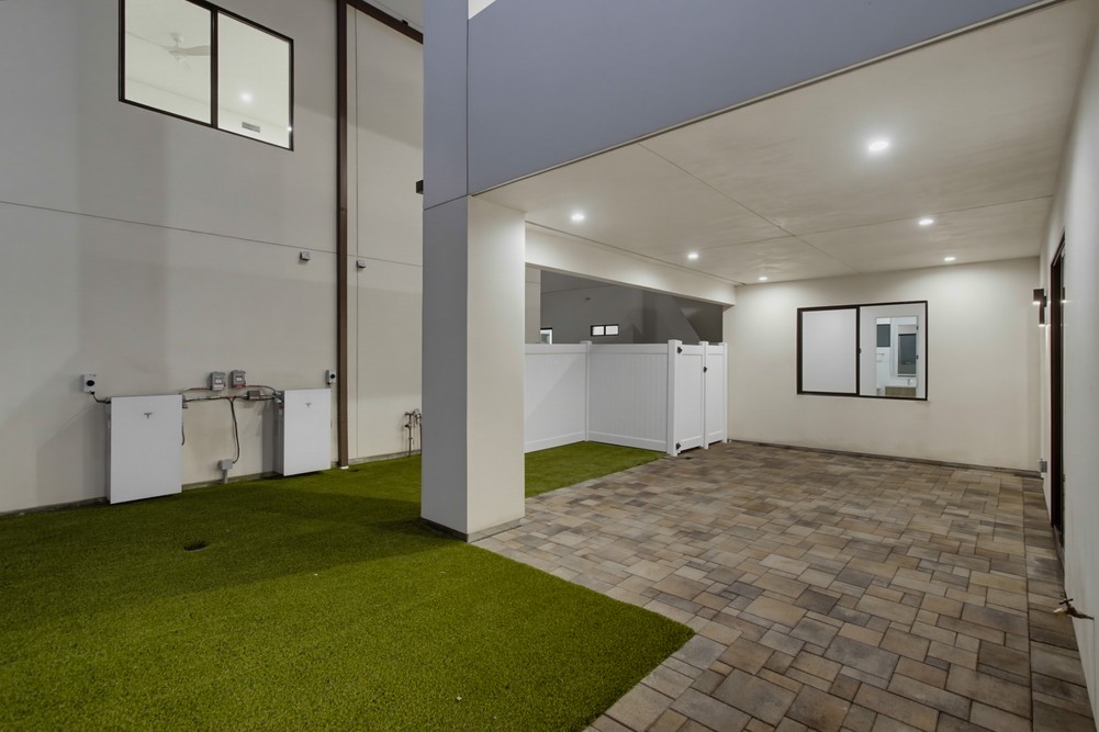 Virtual tour photo 112 of 170 for 2936 Fairfield St