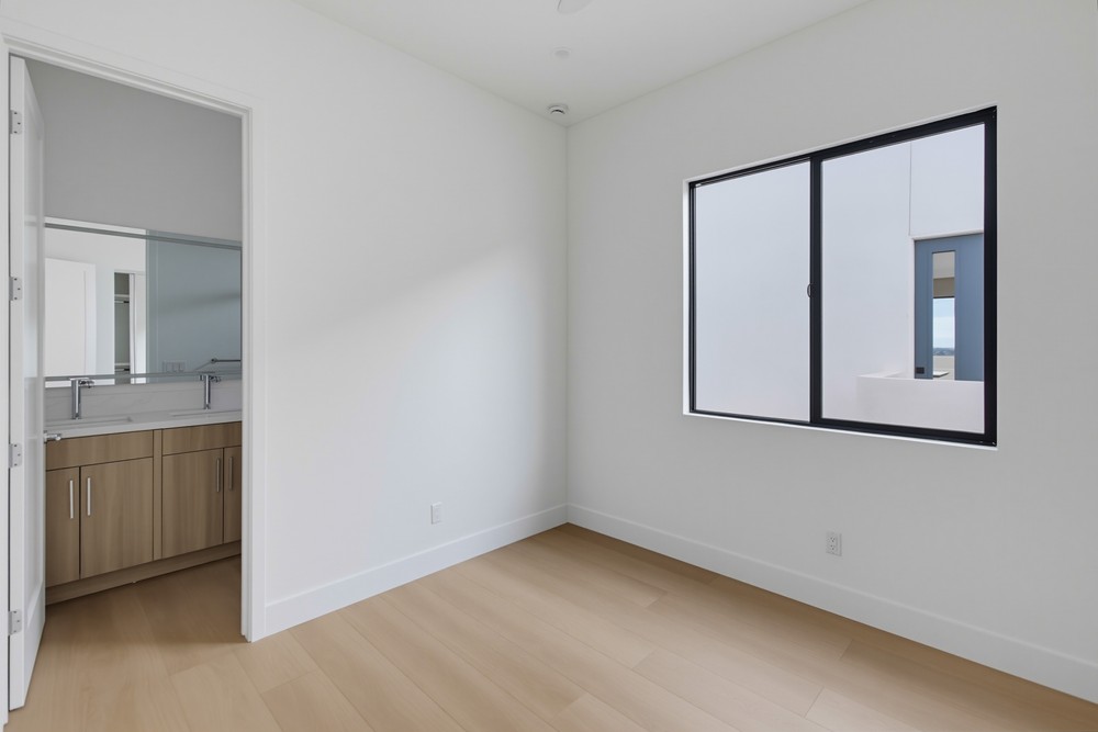 Virtual tour photo 143 of 170 for 2936 Fairfield St