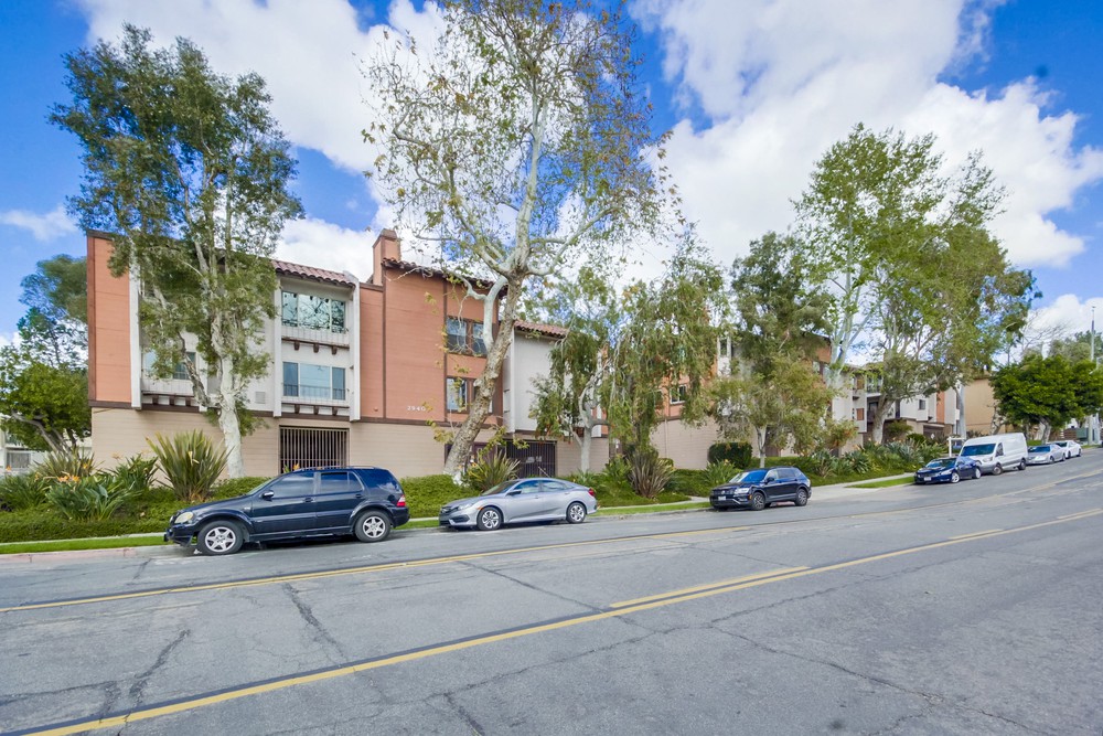 Virtual tour photo 4 of 50 for 2940 Broadway
