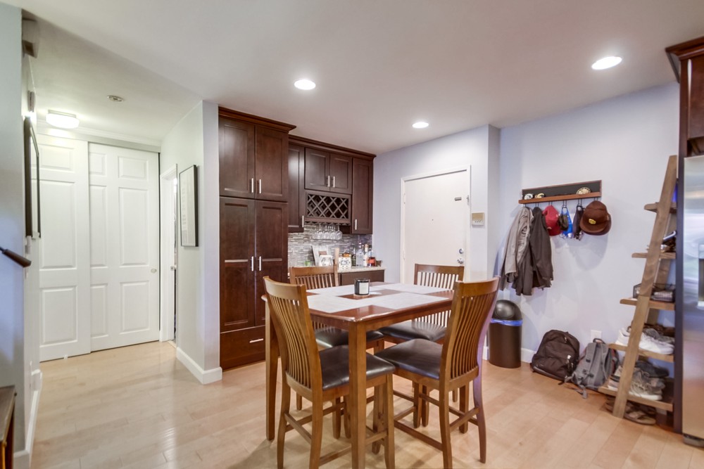 Virtual tour photo 19 of 50 for 2940 Broadway