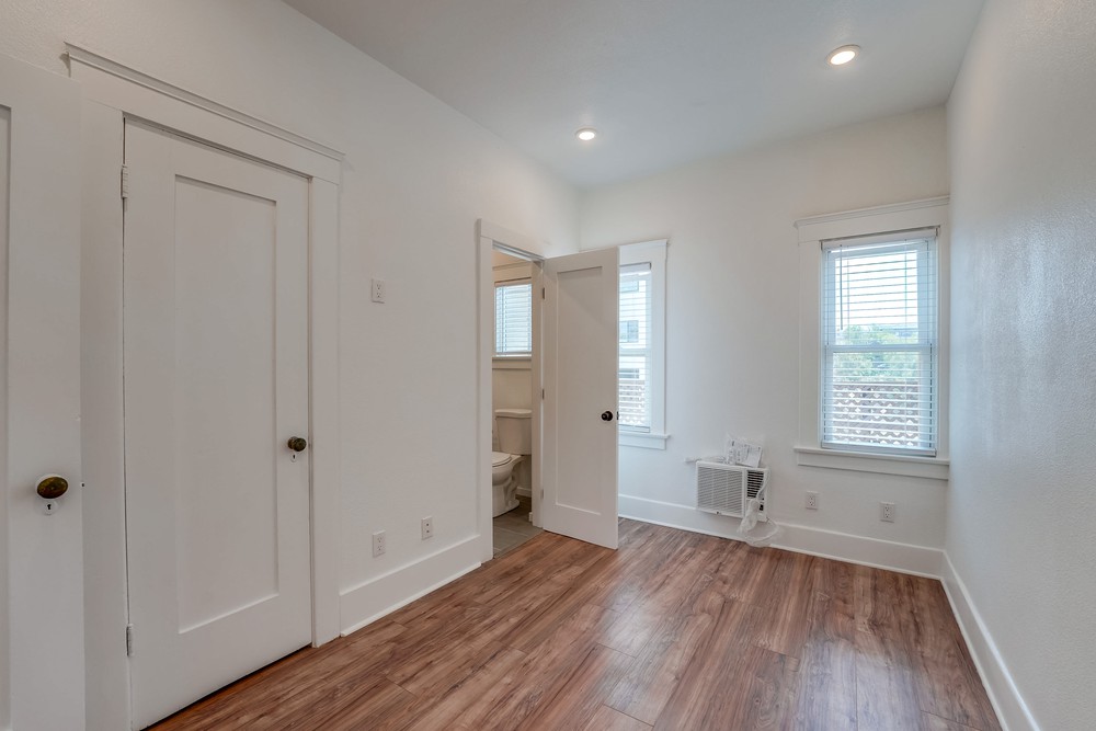 Virtual tour photo 20 of 55 for 2941 2nd Ave