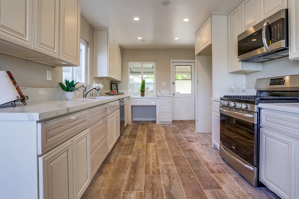 Virtual tour photo 17 of 37 for 2941 51st St