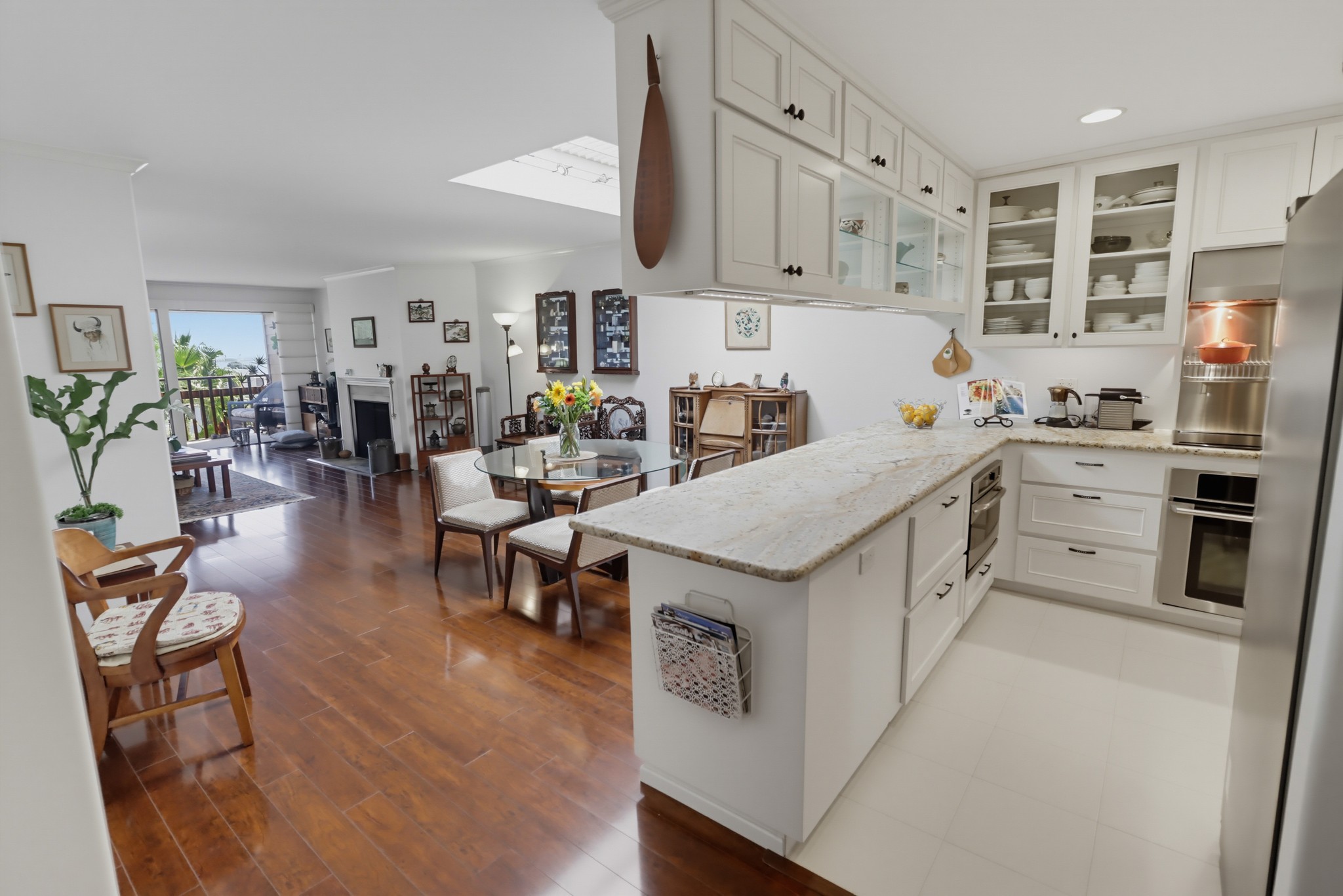 Virtual tour photo 11 of 69 for 2942 Lawrence St