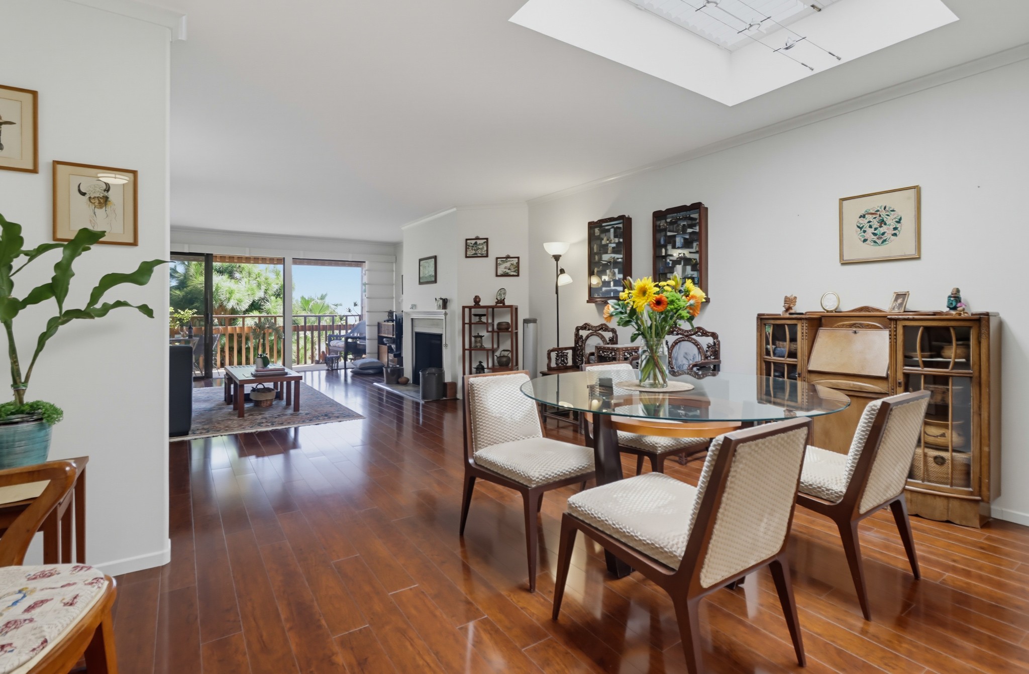 Virtual tour photo 12 of 69 for 2942 Lawrence St