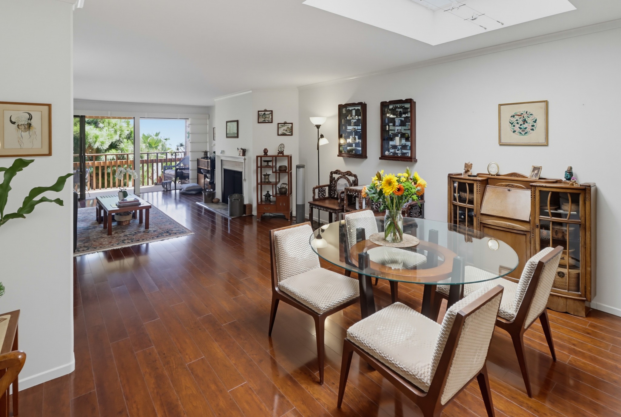 Virtual tour photo 13 of 69 for 2942 Lawrence St