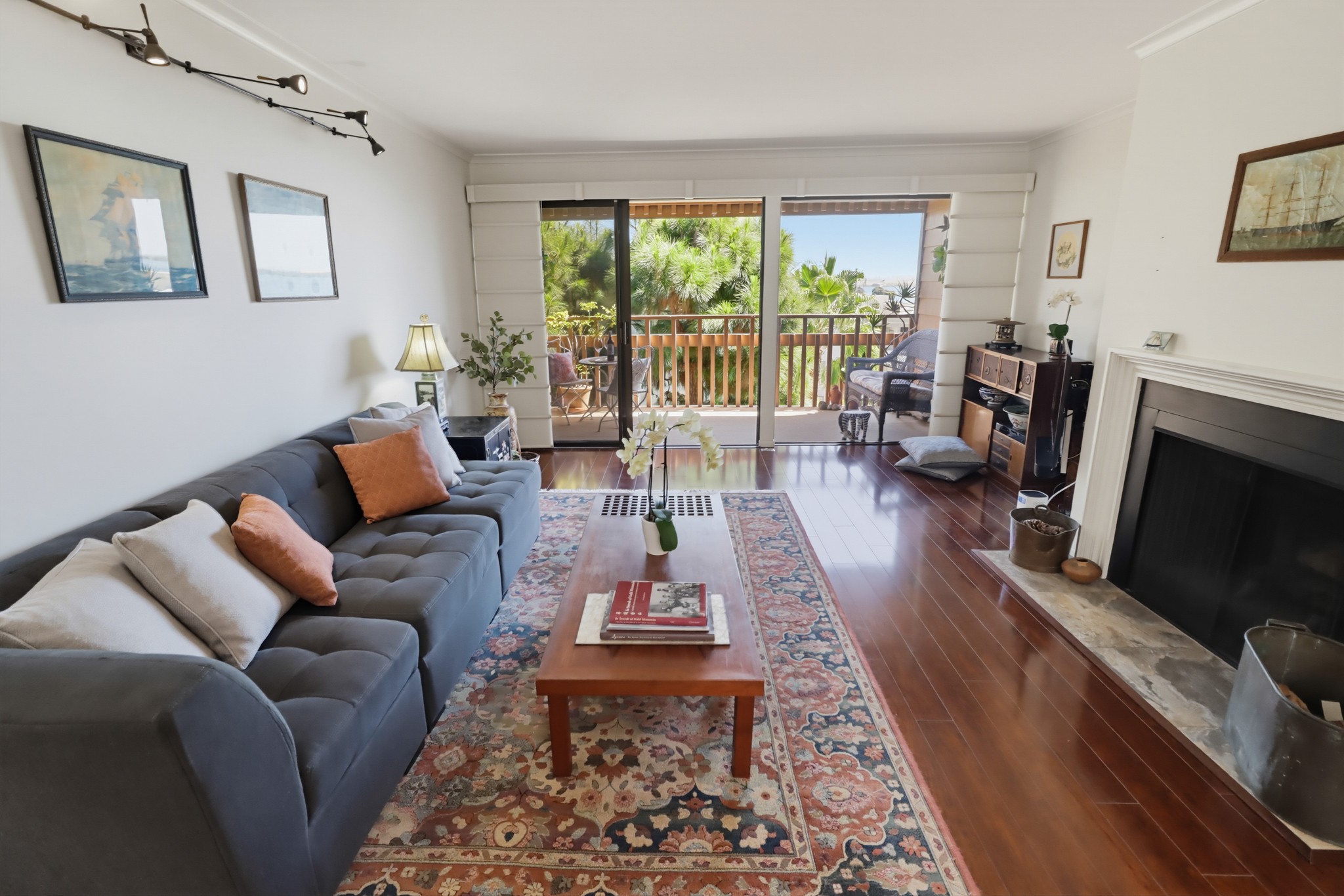 Virtual tour photo 16 of 69 for 2942 Lawrence St