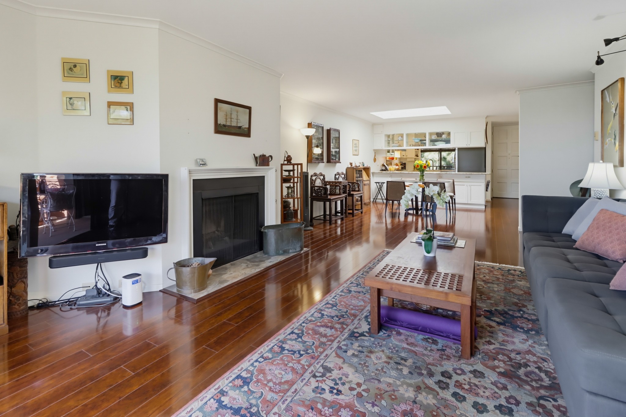 Virtual tour photo 18 of 69 for 2942 Lawrence St