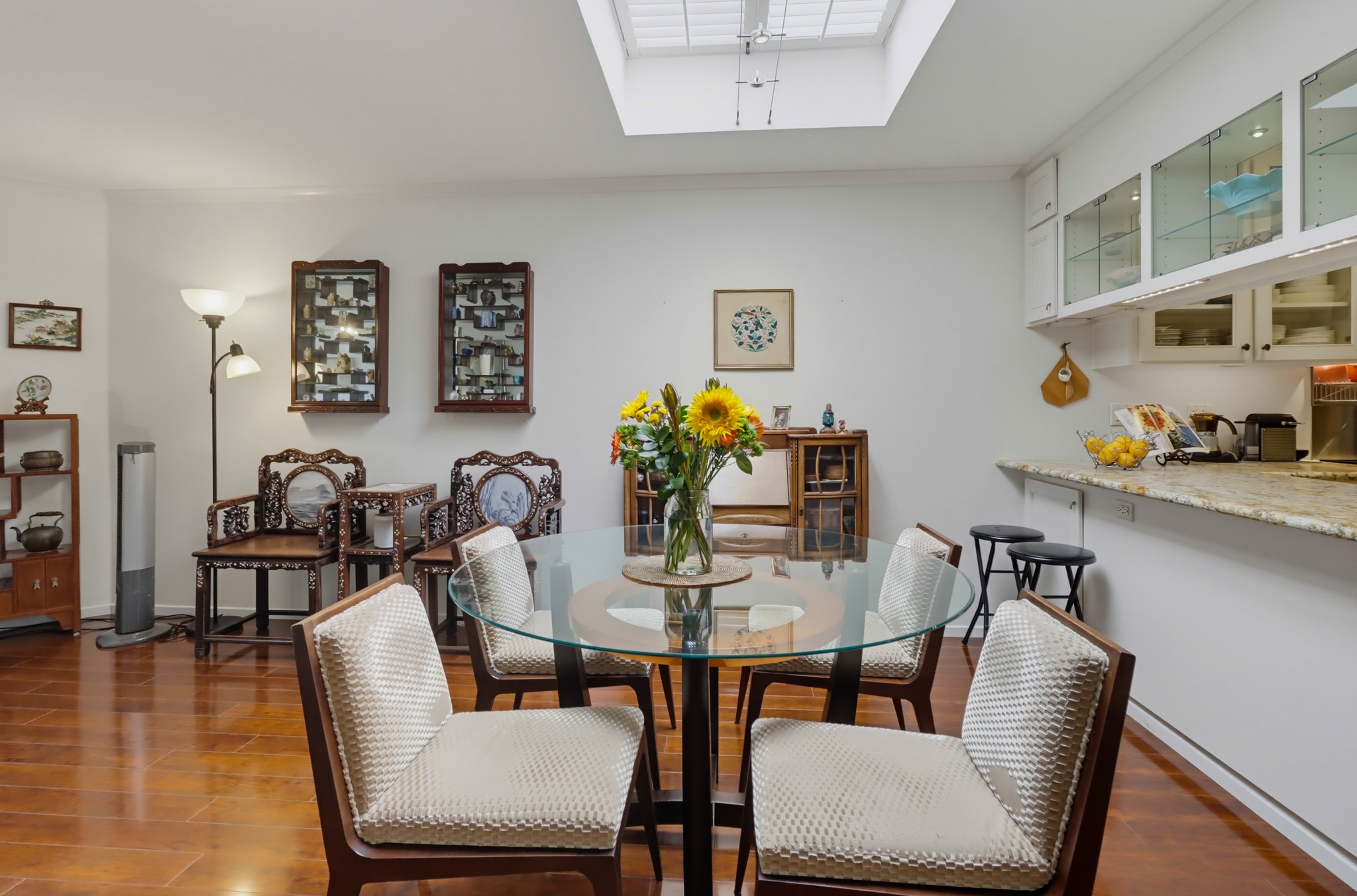 Virtual tour photo 20 of 69 for 2942 Lawrence St