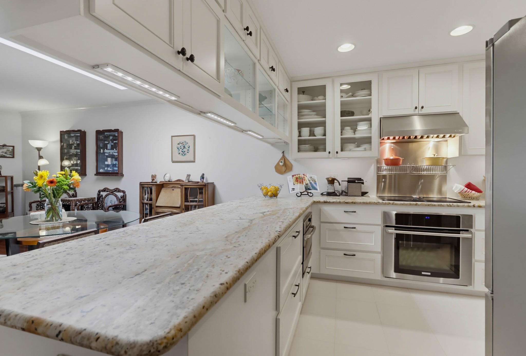 Virtual tour photo 23 of 69 for 2942 Lawrence St