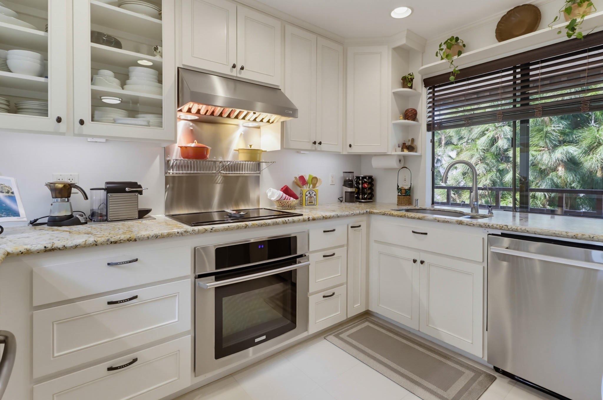 Virtual tour photo 24 of 69 for 2942 Lawrence St