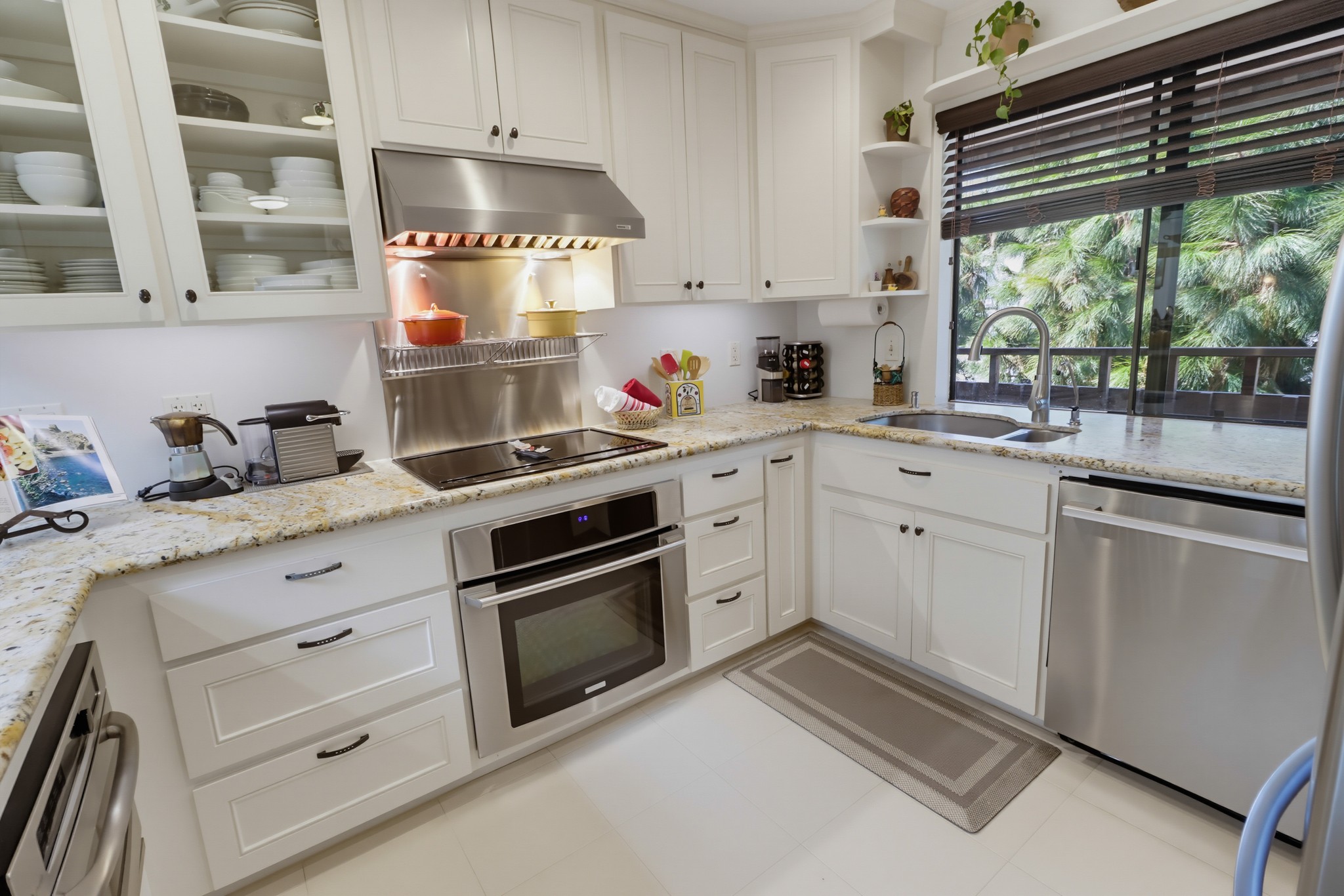 Virtual tour photo 25 of 69 for 2942 Lawrence St