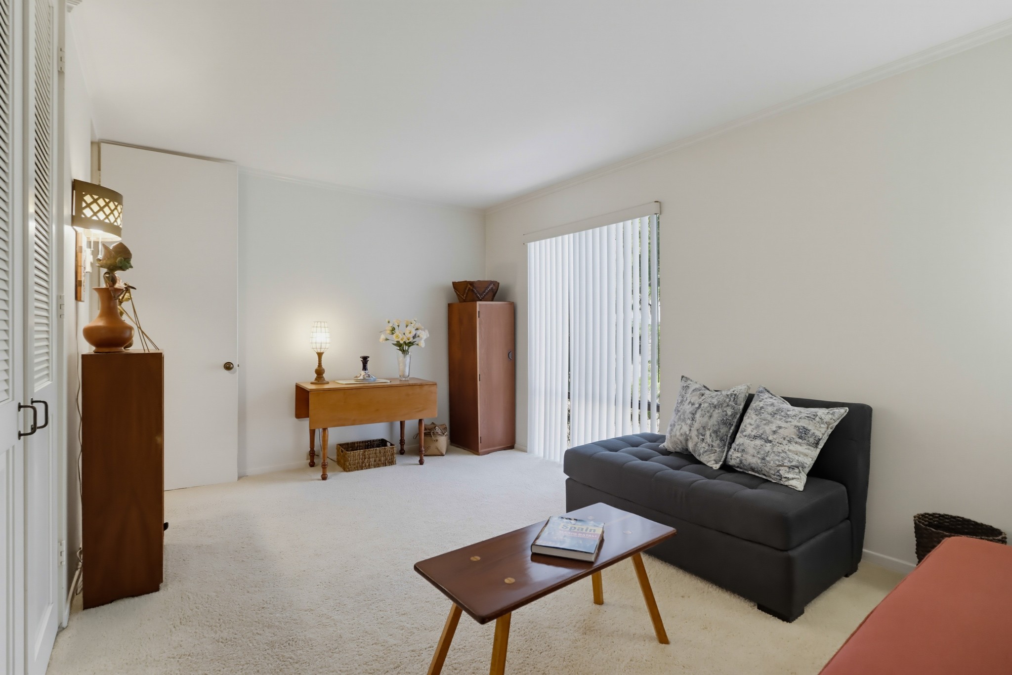Virtual tour photo 42 of 69 for 2942 Lawrence St