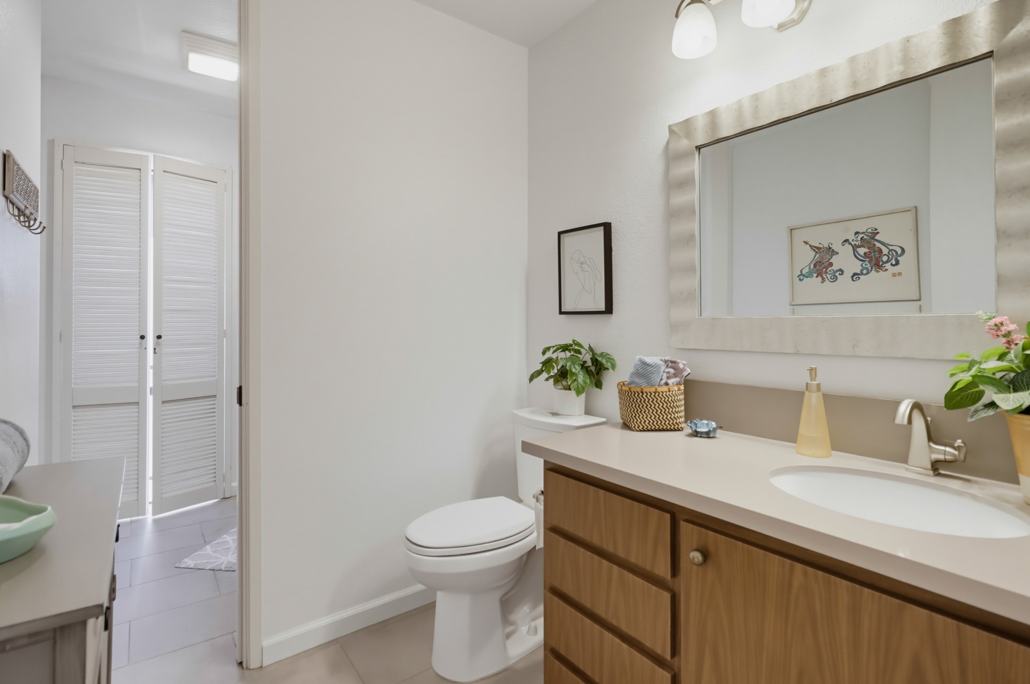 Virtual tour photo 43 of 69 for 2942 Lawrence St