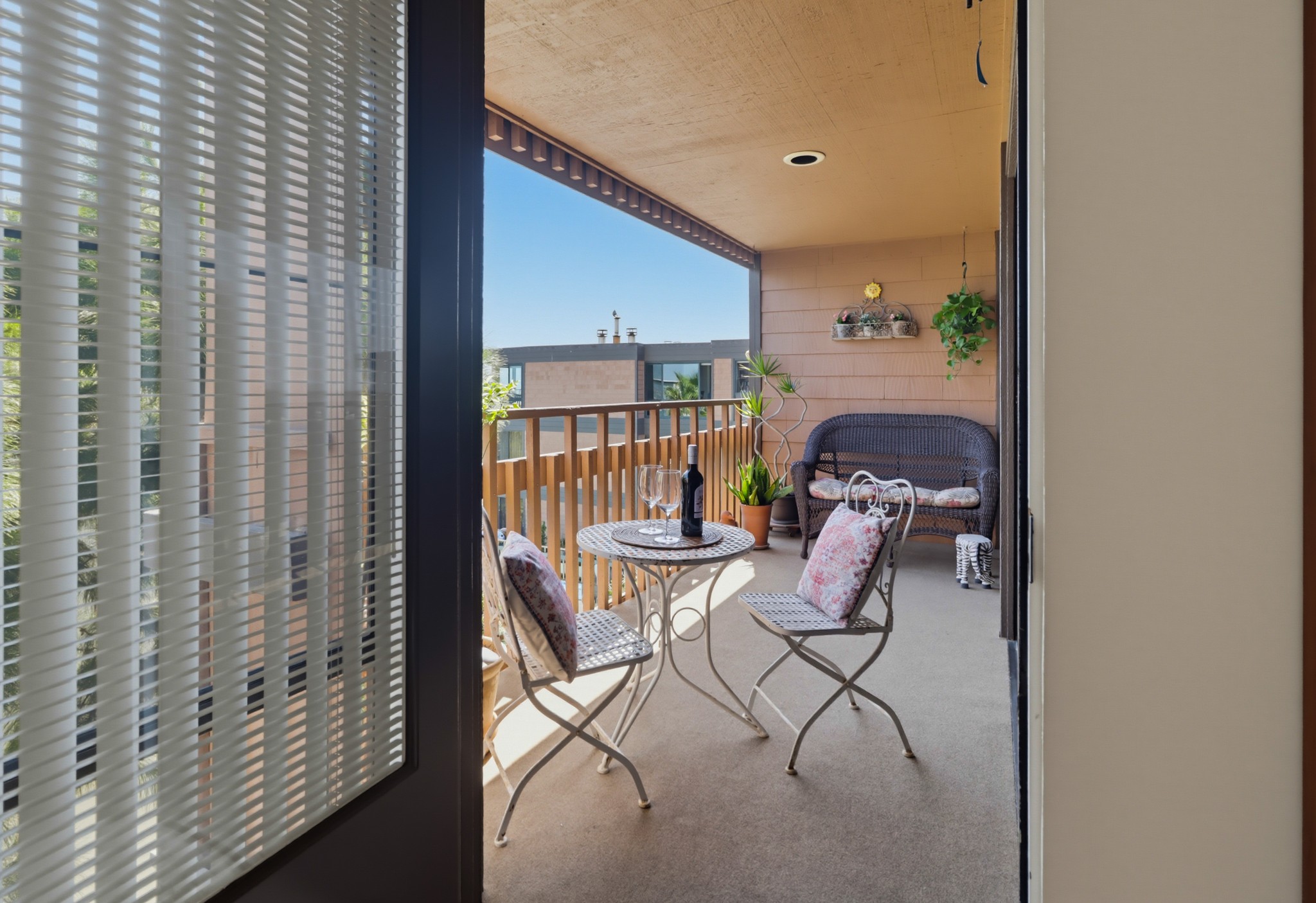 Virtual tour photo 48 of 69 for 2942 Lawrence St