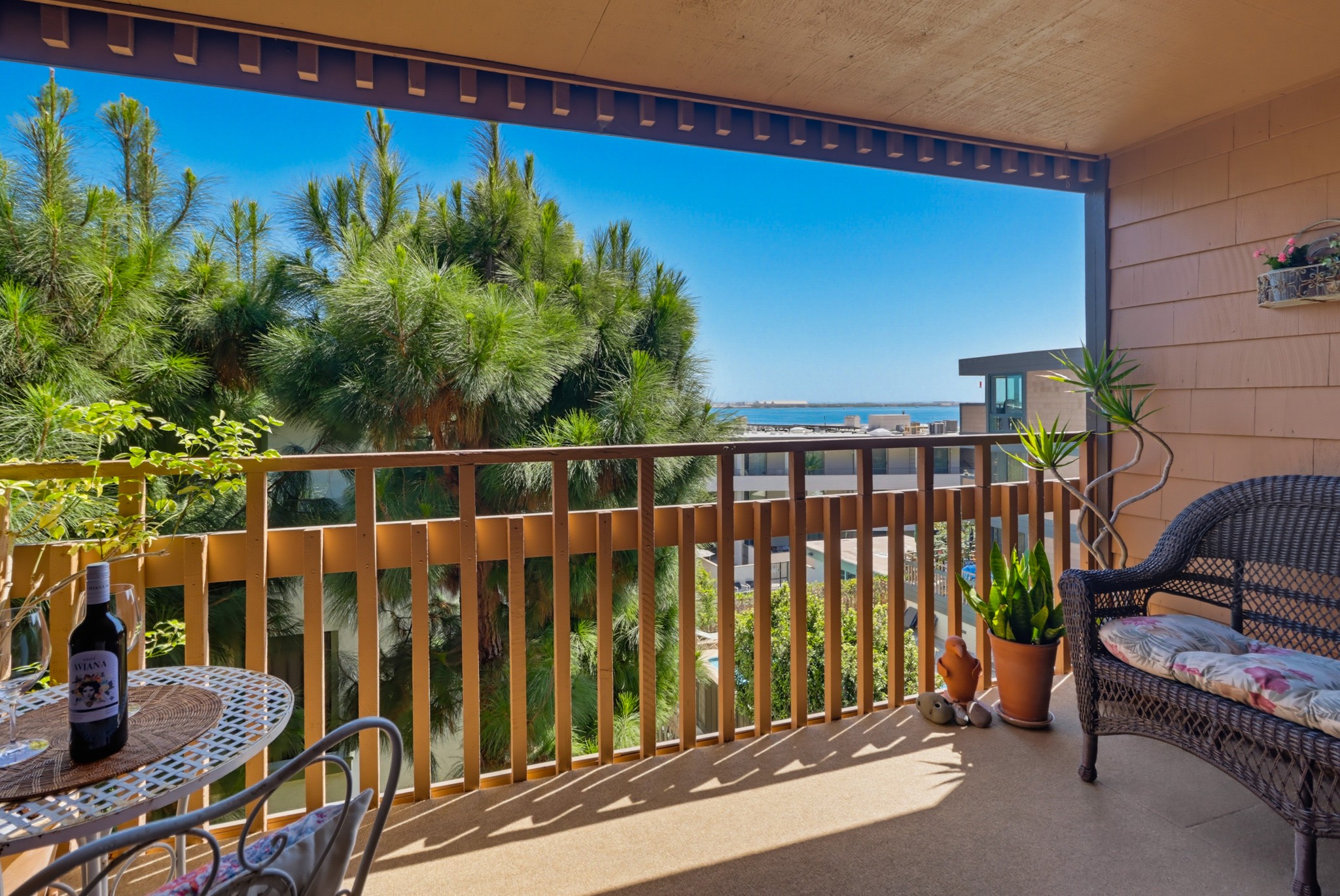 Virtual tour photo 54 of 69 for 2942 Lawrence St