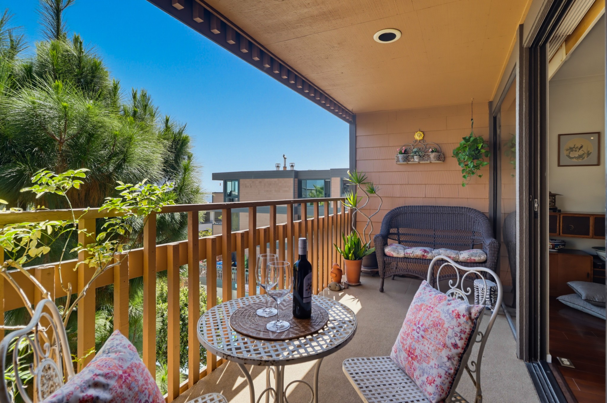 Virtual tour photo 56 of 69 for 2942 Lawrence St