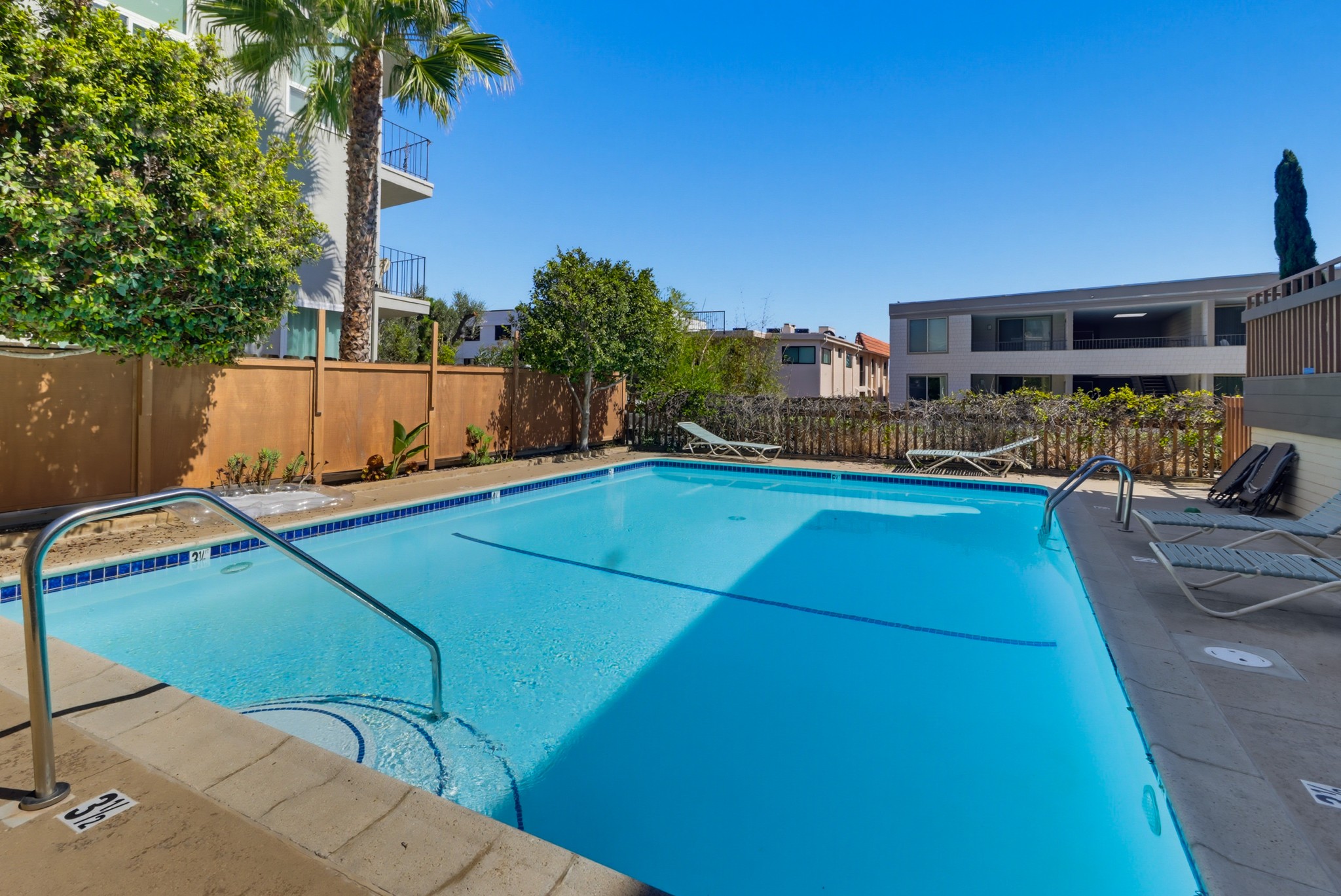 Virtual tour photo 61 of 69 for 2942 Lawrence St