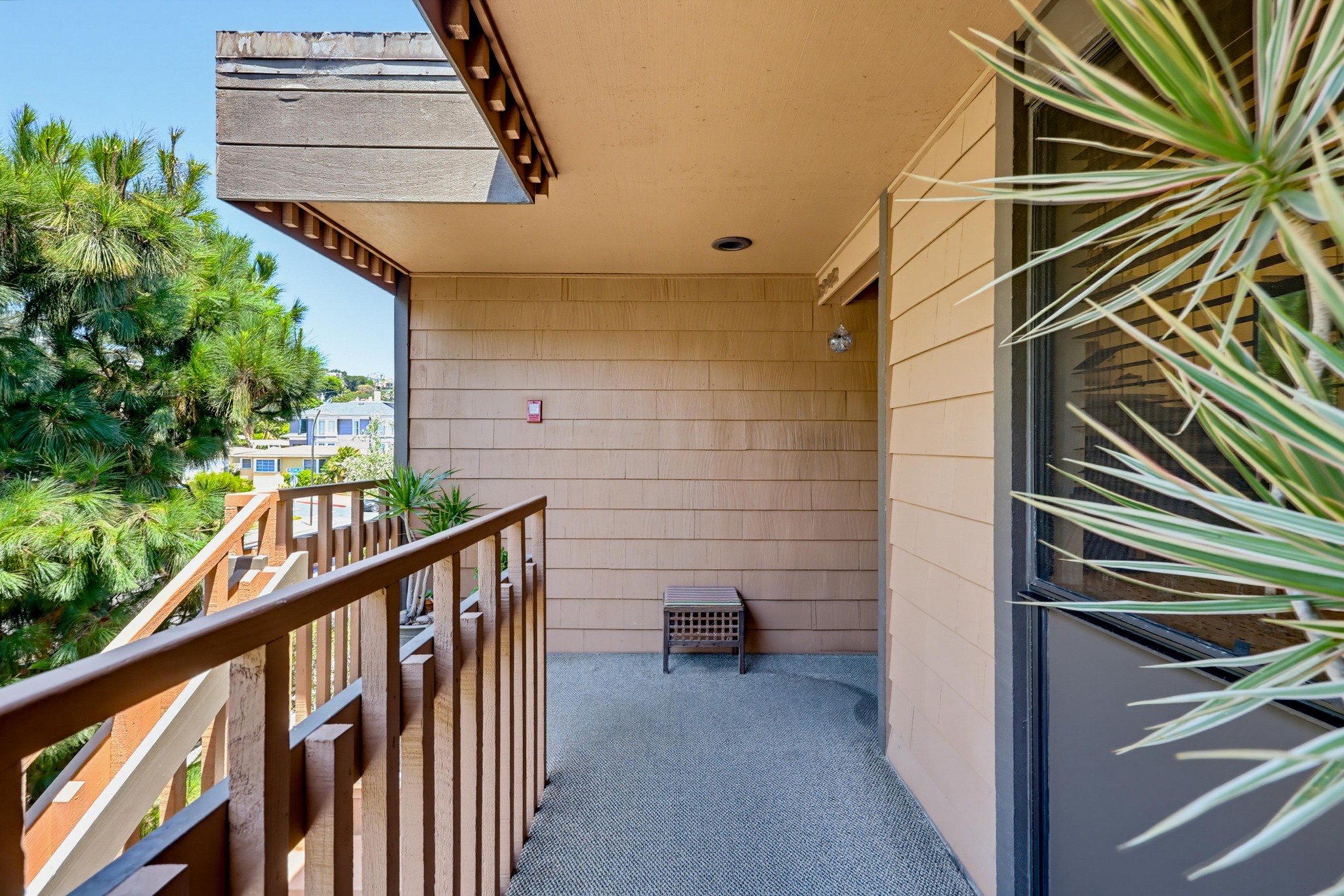 Virtual tour photo 11 of 90 for 2942 Lawrence St