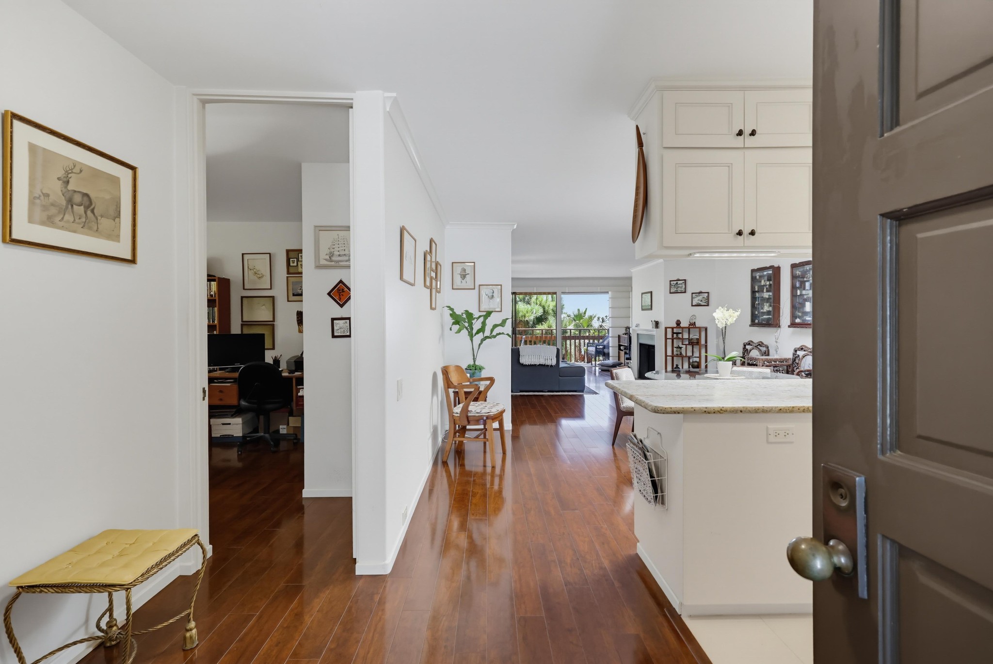 Virtual tour photo 12 of 90 for 2942 Lawrence St