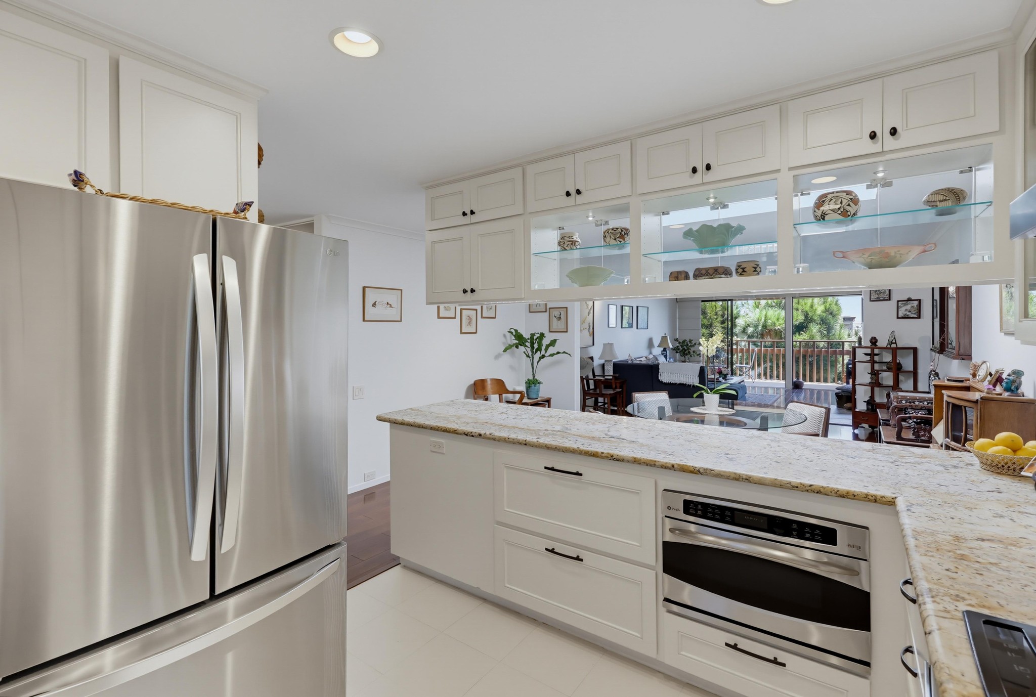 Virtual tour photo 19 of 90 for 2942 Lawrence St