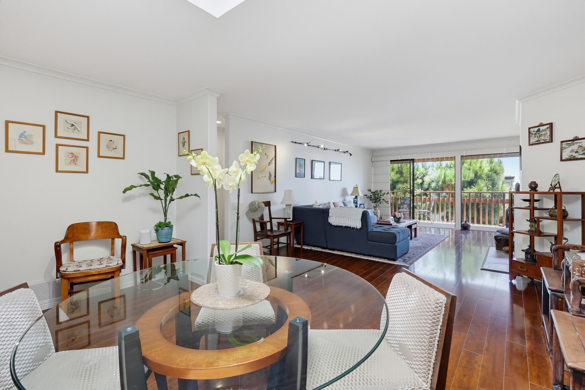 Virtual tour photo 22 of 90 for 2942 Lawrence St