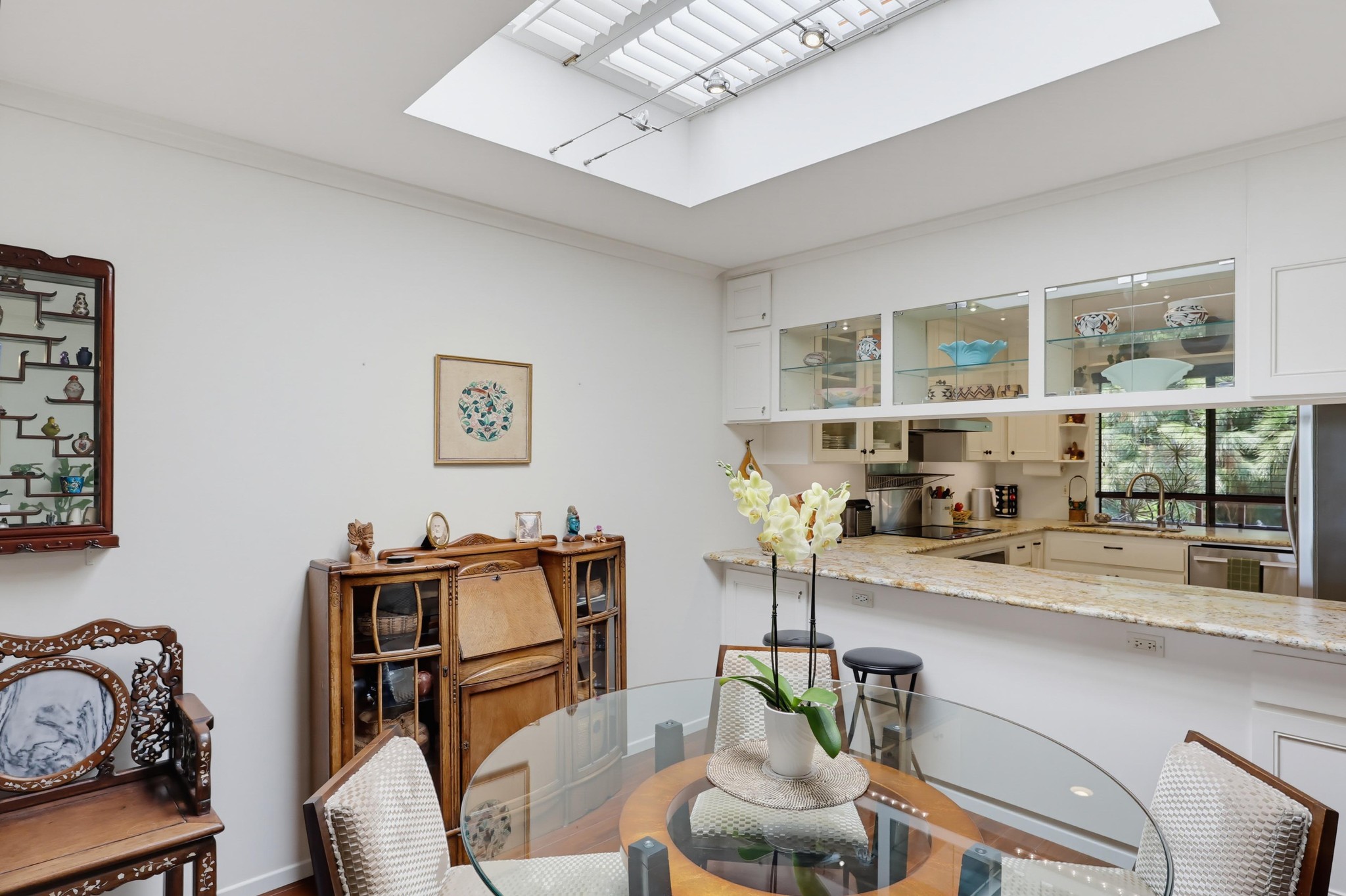 Virtual tour photo 23 of 90 for 2942 Lawrence St