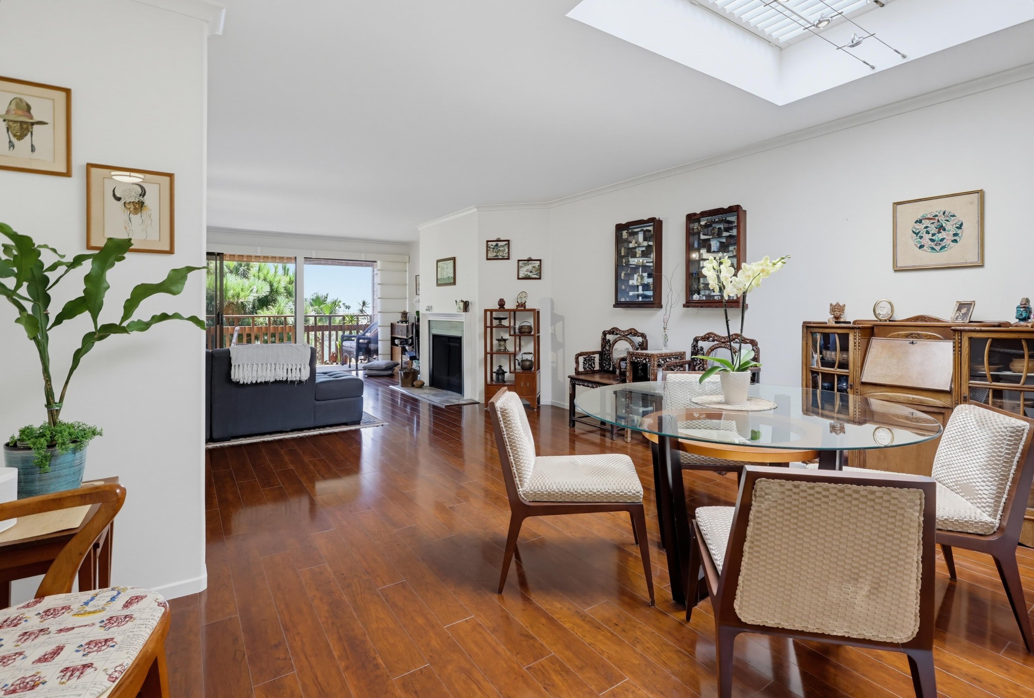 Virtual tour photo 24 of 90 for 2942 Lawrence St