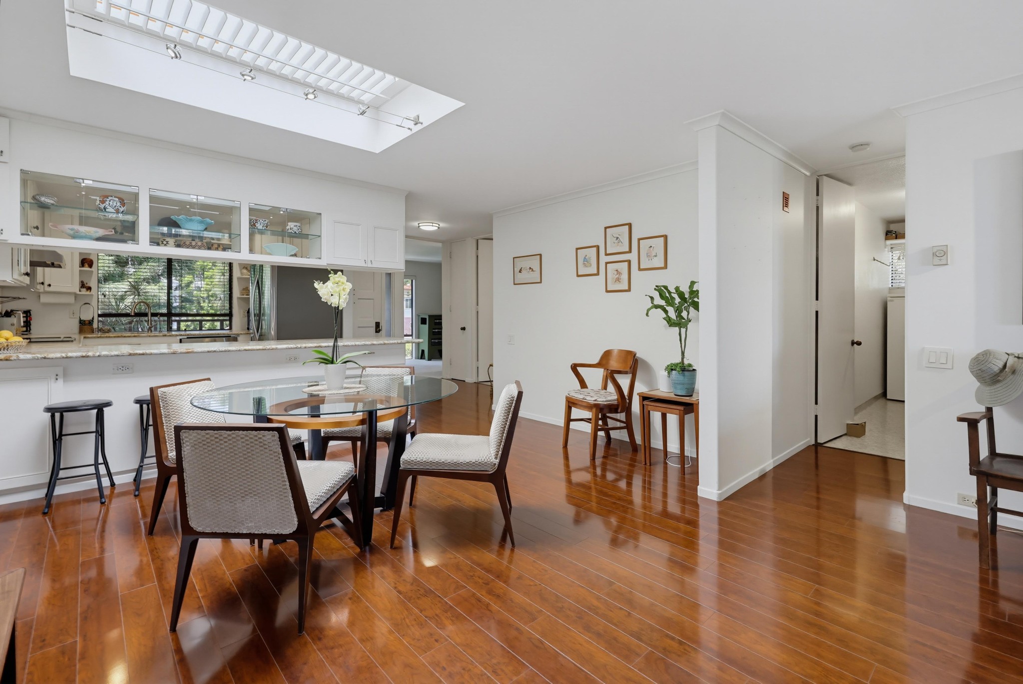 Virtual tour photo 26 of 90 for 2942 Lawrence St