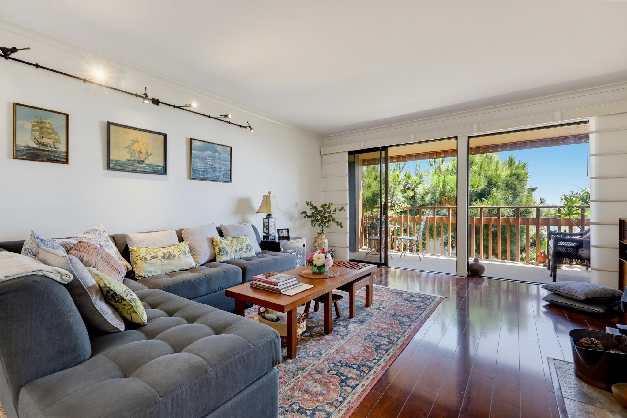 Virtual tour photo 27 of 90 for 2942 Lawrence St
