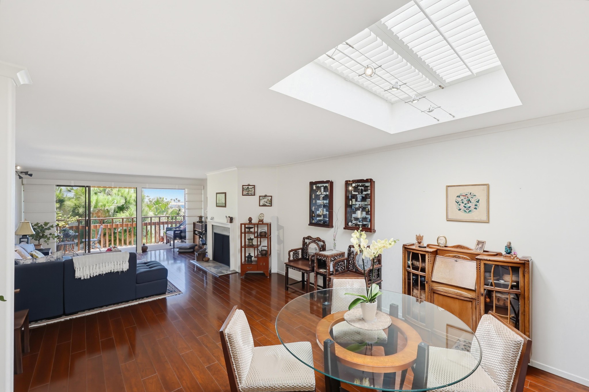 Virtual tour photo 34 of 90 for 2942 Lawrence St