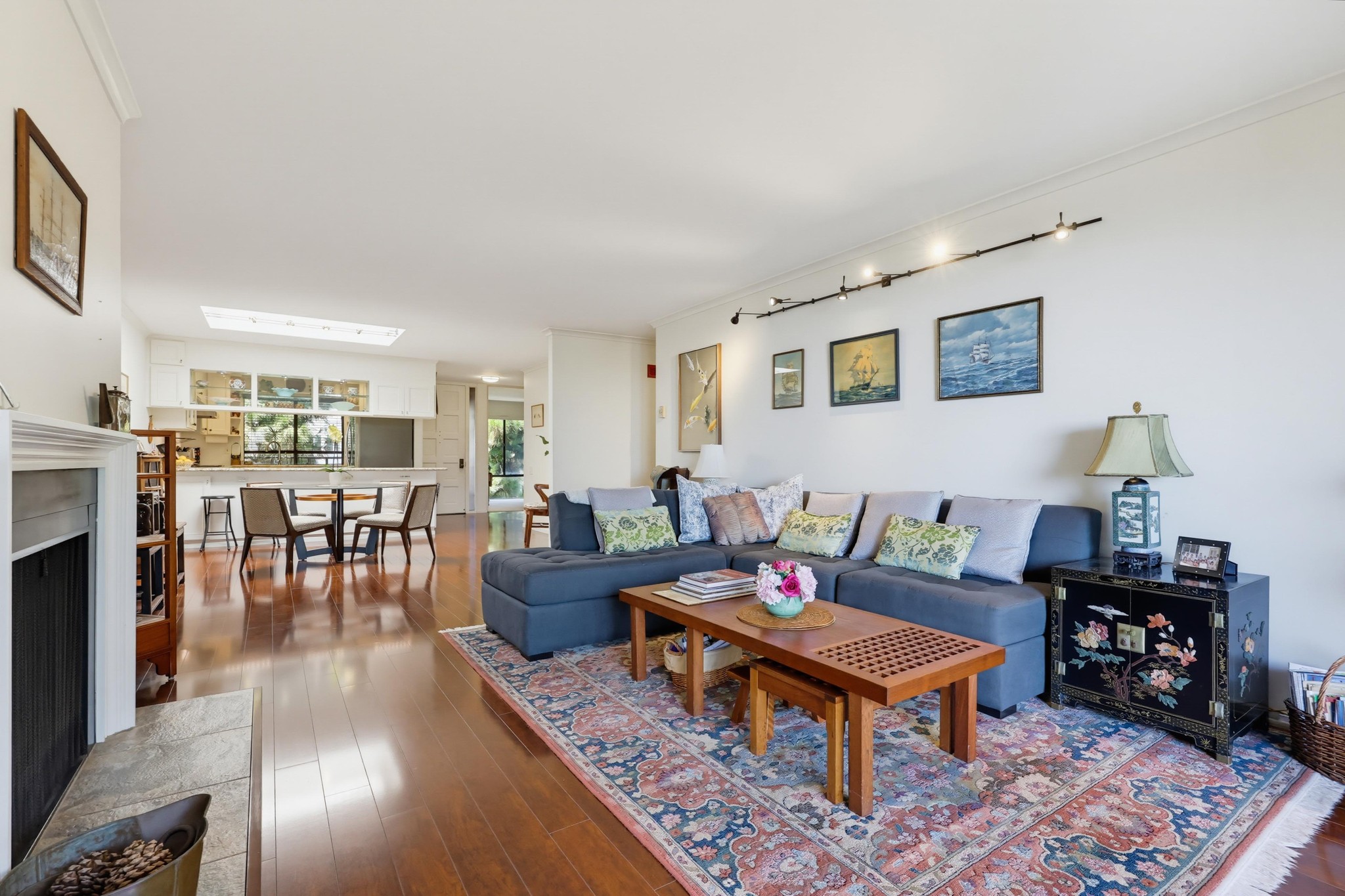 Virtual tour photo 35 of 90 for 2942 Lawrence St