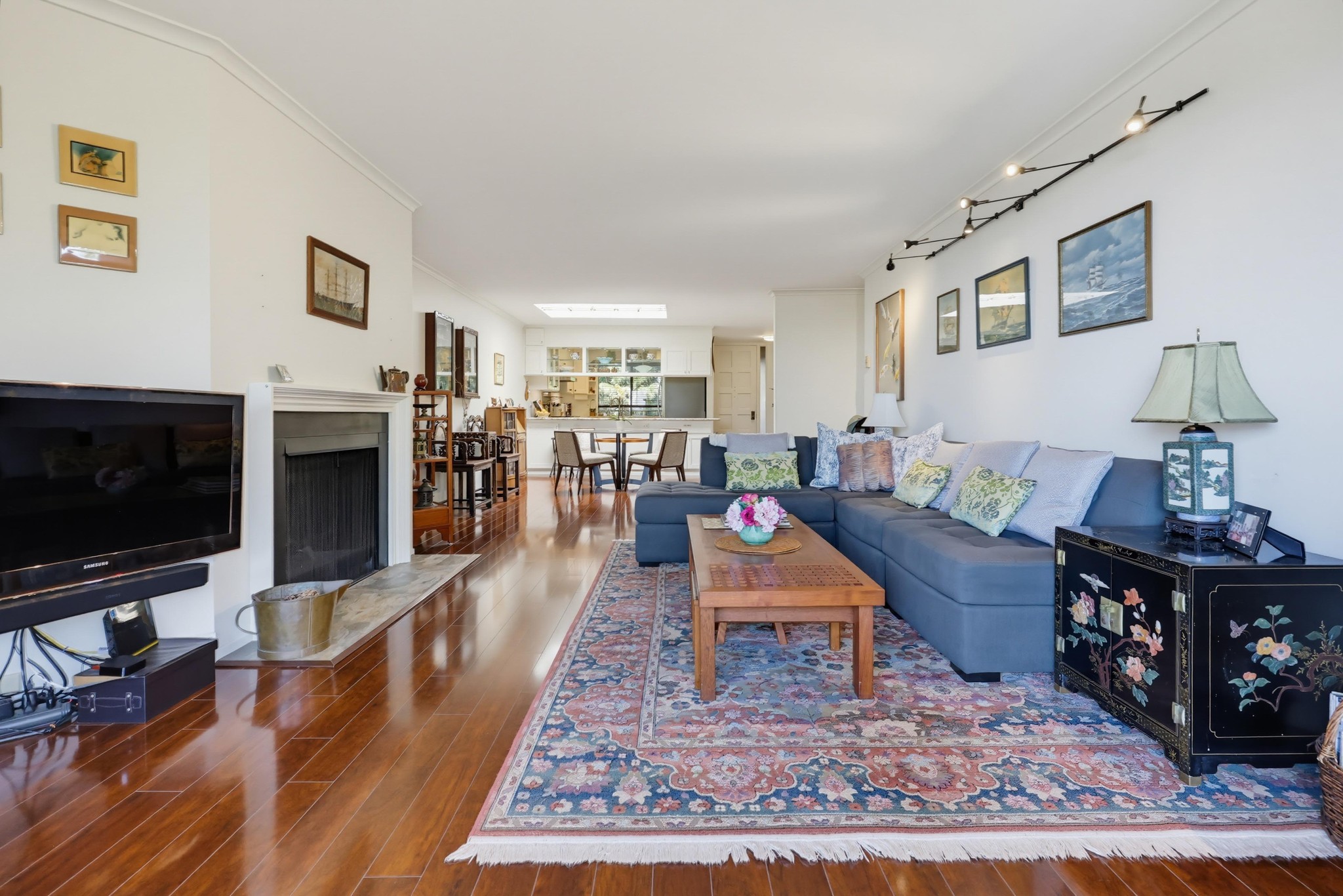 Virtual tour photo 36 of 90 for 2942 Lawrence St